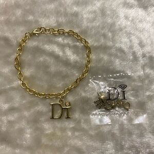 ☘️NWT Diamonds International Gold Charm Bracelet & Charm